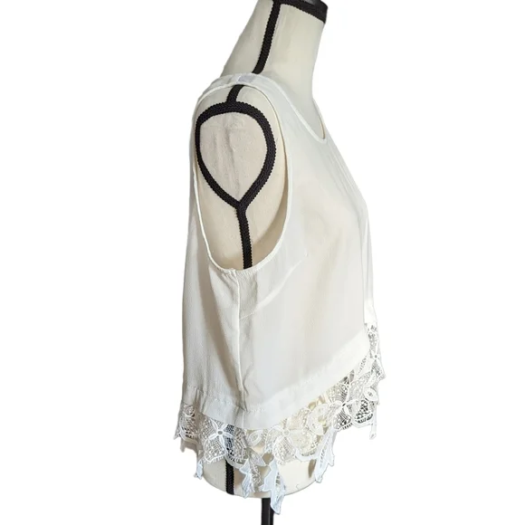 Astr Nordstrom Ivory Top with Floral Lace Bottom Size L - Picture 2 of 11